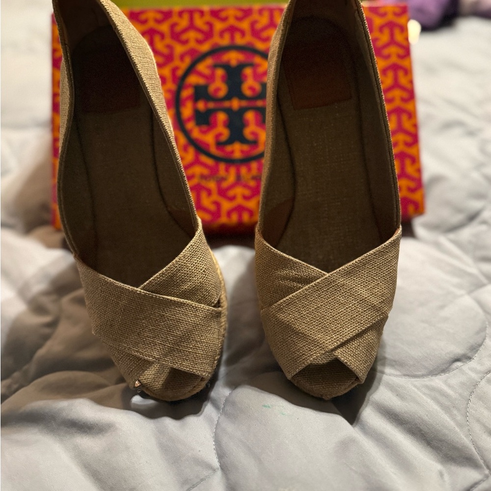 Women's Tan Peep Toe Wedges